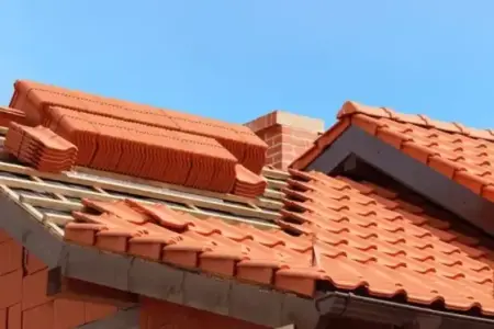 Pose et rénovation de toiture en tuiles à Mouliets-et-Villemartin